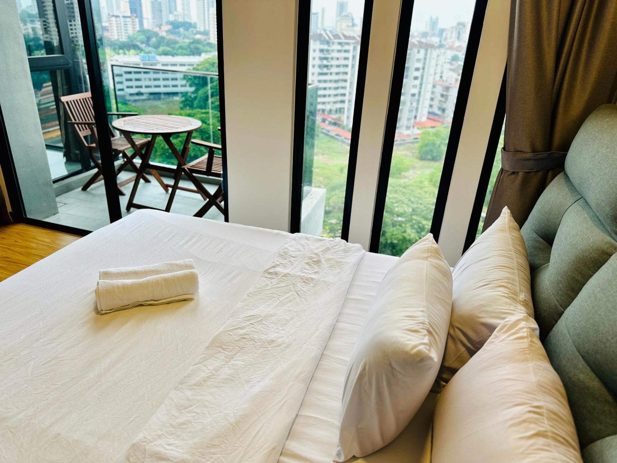 New Georgetown Instagramable 2Br Homestay For 10Pax 无敌美景两房民宿 Beacon Executive Suite Exterior foto